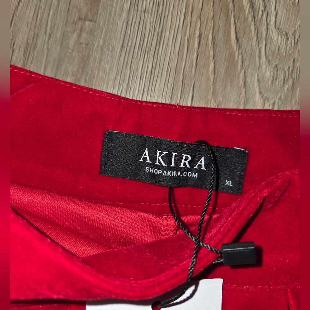 NWT Womens AKIRA Bold Red Velvet Pleted Skort, Size: XL - Picture 5 of 7